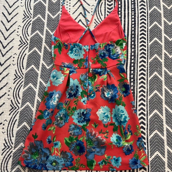 Mini dress - Picture 2 of 2